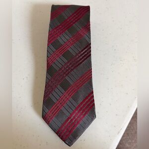⭐️Five $5 items for $15 ⭐️ Red and Gray Men's Tie